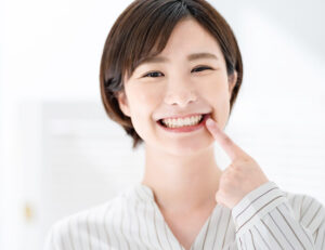 大田区中央(池上・大森)の歯医者: 谷歯科クリニックで銀歯を白くしたいときの選択肢についての解説